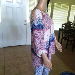 Liberty Love 2x neckline cutouts tie vneck flowy boho blouse